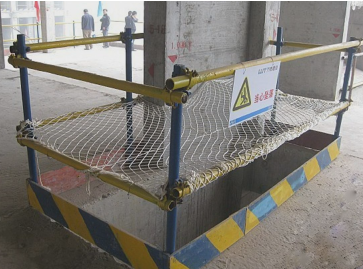 二級建造師考試建筑工程施工安全管理：洞口、臨邊防護