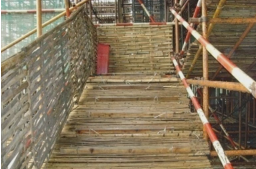 二級建造師考試建筑工程施工安全管理：洞口、臨邊防護